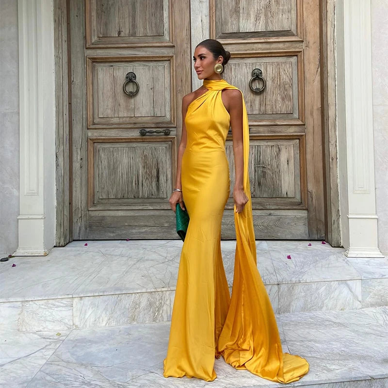 Elegant Satin Halter Dress – Backless Party Gown