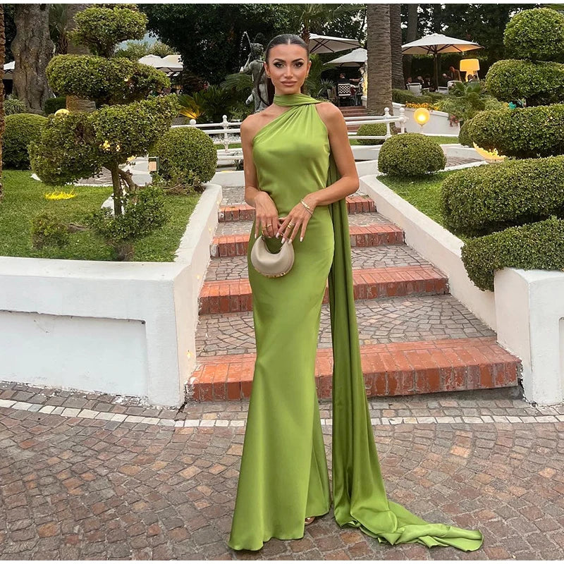 Elegant Satin Halter Dress – Backless Party Gown